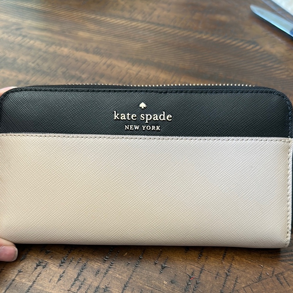 Kate Spade Black and Cream Zip Wallet